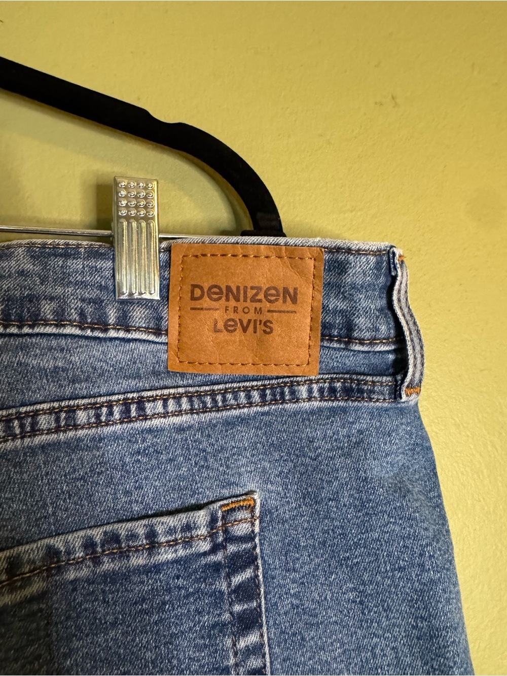 Denizen from Levi's Woman’s Plus Size Boyfriend Jeans - Light Blue Denim - Picture 4 of 5